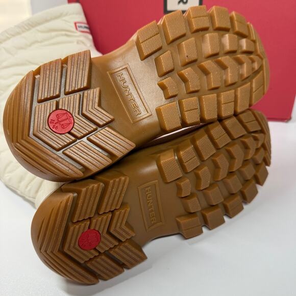 NIB •HUNTER BOOTS - Women's Intrepid Tall Snow Boot - Winter boots Size: 8 - Picture 9 of 11